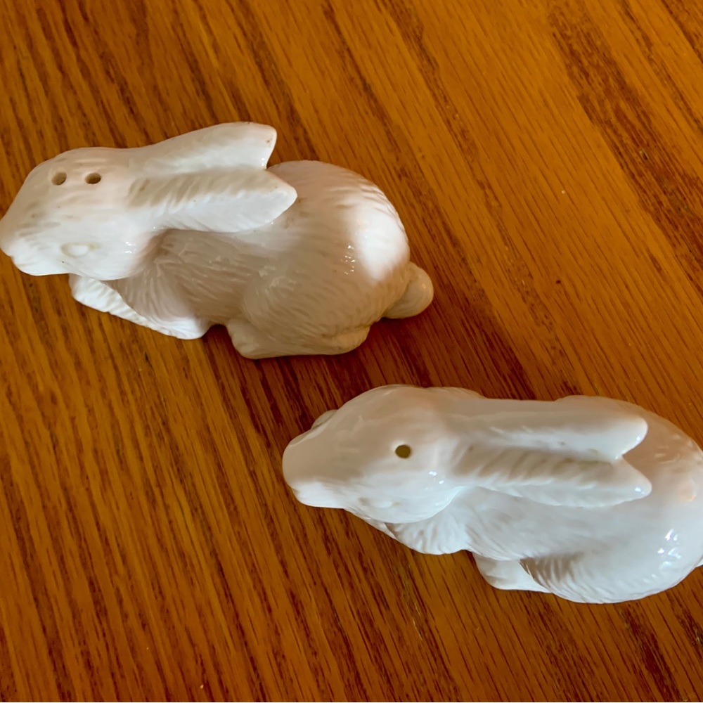 Ceramic Rabbits Salt and Pepper Set - Picture 2 of 7
